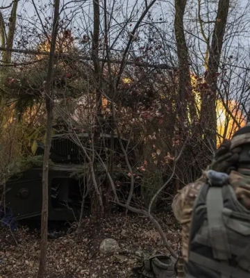 Військовий закликав цивільних евакуюватися з Покровська, адже вони заважають роботі ЗСУ