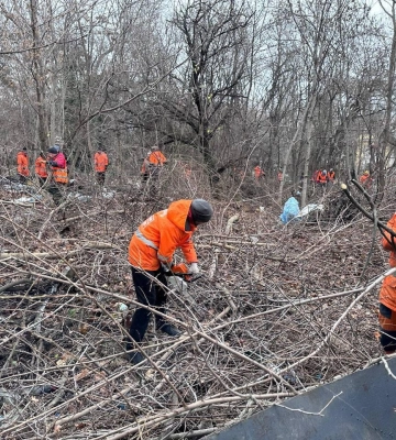 В Одесі ліквідовують масштабне сміттєзвалище 