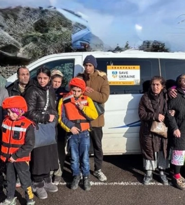 Поліціянти евакуювали дві багатодітні родини з Білозерки на Херсонщині