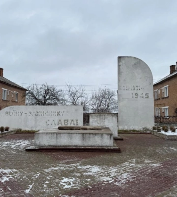 У Нововолинську демонтували статую радянського прикордонника