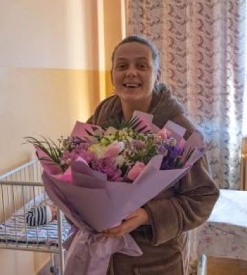 Двоє дівчаток і хлопчик стали першими новонародженими у 2025 році в Ужгороді.