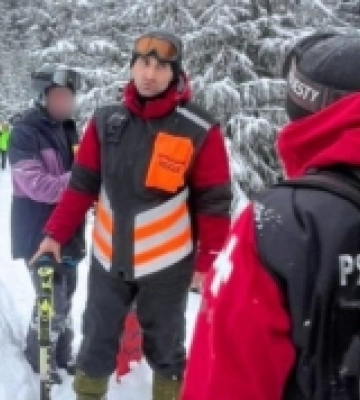 Гірські рятувальники знайшли 4 туристів, що заблукали в районі полонини Крачуняска