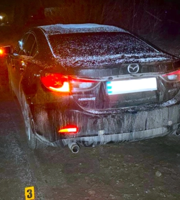 На Прикарпатті рейсовий автобус застряг на дорозі. ФОТО