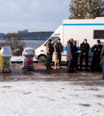 До Тернополя прибув реанімобіль від Папи Римського Франциска для допомоги сходу України