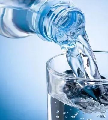 Критична нестача води на окупованій Донеччині: люди годинами стоять у чергах