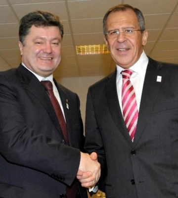 Порошенко грозят санкции СНБО за газовые соглашения с РФ и финансирование государства-агрессора, - СМИ