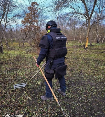 Одеські піротехніки розміновують деокуповані території 