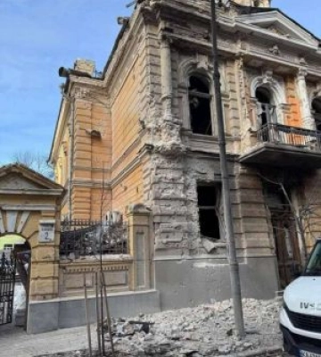 Внаслідок обстрілу Києва 1 січня пошкоджена будівля Національної спілки письменників