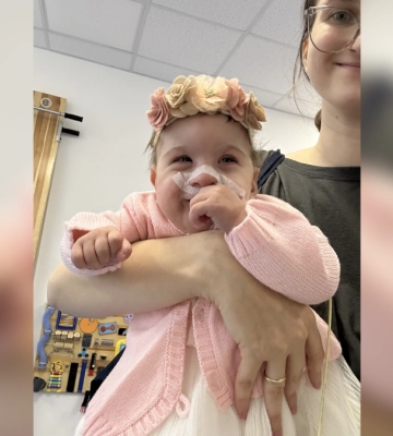 “Я б хотіла, щоб моя Марічка була звичайною, а не унікальною”: у дівчинки з Прикарпаття виявили дві рідкісні хвороби