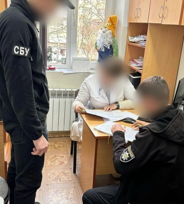 На Закарпатті поліція ліквідувала механізм ухилення від мобілізації: у злочині підозрюються двоє співробітників медустанови