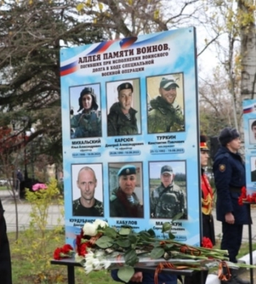 Судимости и военные «подвиги». За что прославляют военных РФ в Крыму