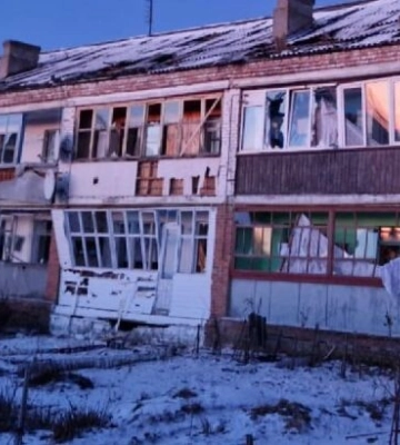 Дев&#039;ятеро поранених, з них двоє діей: росіяни скинули чотири КАБи на лікарню та житлові будинки на Чернігівщині