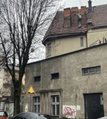 Скандальне будівництво на Київській: між львівським забудовником і мешканцями будинку виник конфлікт щодо спорудження нового ЖК