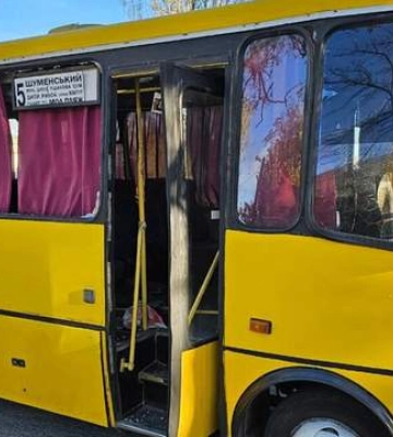 Військові РФ атакували безпілотником Дніпровський район Херсона: двоє поранених