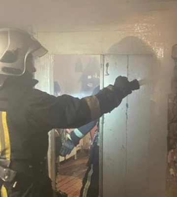 На Ковельщині із задимленого будинку винесли чоловіка 