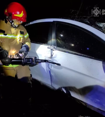 Смертельна ДТП на Дніпропетровщині: Hyundai Sonata вилетів у кювет