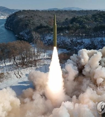 Северная Корея выпустила гиперзвуковую ракету в направлении Восточного моря