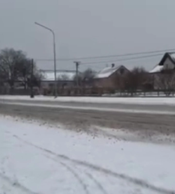 На Волині дороги від снігу чистять 35 одиниць спецтехніки (відео)