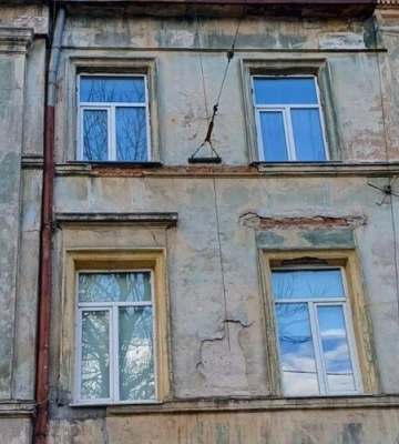 У Львові обвалився фасад будинку