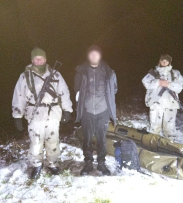 Двоє підлітків супроводжували до кордону чоловіка з Київщини