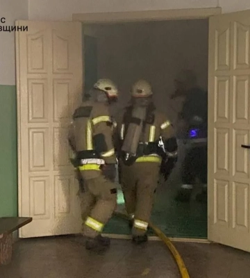 У школі в Білій Церкві вибухнув павербанк: рятувальники ліквідували пожежу