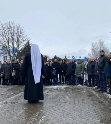 Освячували воду та збирали гроші для військових: як відсвяткували Водохреще у Луцьку