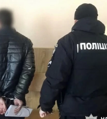 На Київщині чоловік катував 4-річну дитину: йому повідомлено про підозру