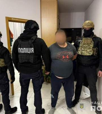Видавали себе за поліцейських та переправляли ухилянтів - на Закарпатті викрито злочинну групу. ФОТО