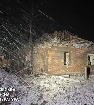 Обстріл КАБами Золочівської громади на Харківщині: постраждала жінка