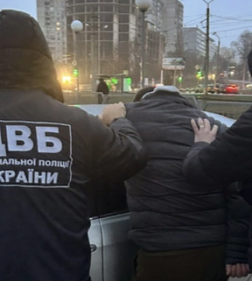 У Харкові викрили схему виїзду чоловіків за кордон під виглядом спортсменів