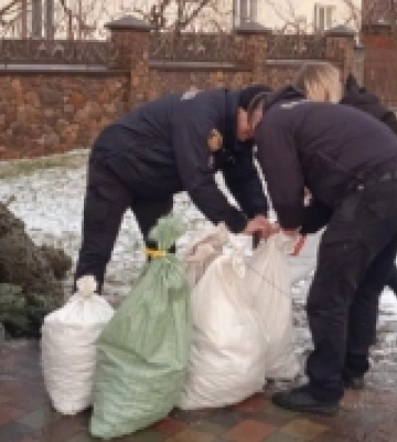 Житель Вараша незаконно перевозив майже 70 кілограмів бурштину (ФОТО)