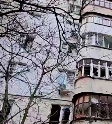 "Пошкоджені близько 70 вікон". Які наслідки російського удару по Центральному району Херсона