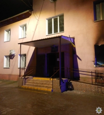 У Миколаєві поліціянти затримали 18-річного палія адмінбудівлі районного суду
