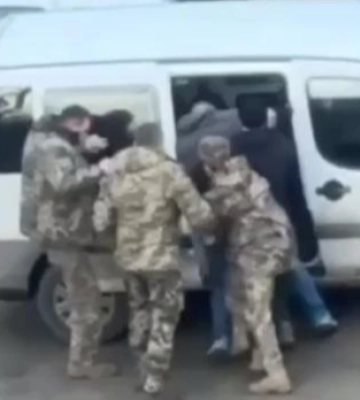 ТЦК прокоментував силове затримання перехожого у Львові