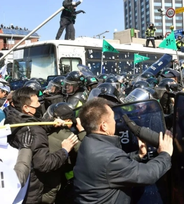 Новый ордер на арест экс-президента вызвал массовые протесты в Южной Корее