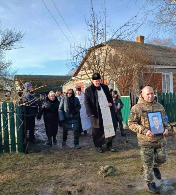 На Волині провели в останню дорогу воїна Олександра Атласа