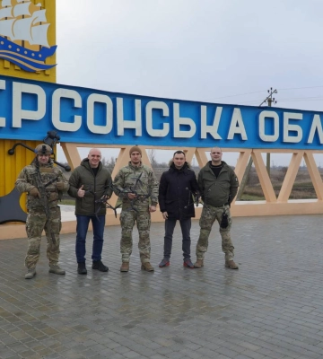 Захисникам, що служать на південному напрямку, передали чергову партію дронів від громади Миколаєва