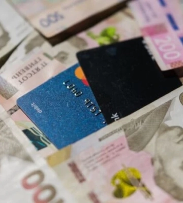 Українців попереджають про можливі блокування банківських карток через часті та великі зняття готівки