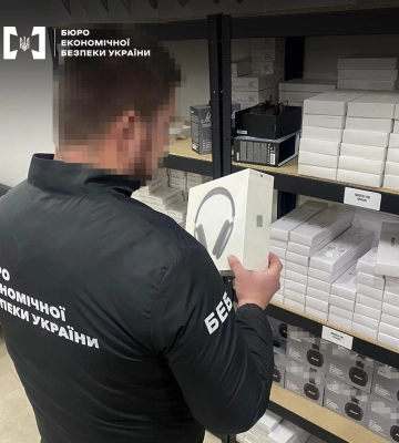 На Одещині троє товаришів заплатять 425 тис. грн за продаж китайських аналогів під виглядом відомого бренду