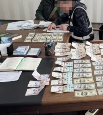Вимагав хабар рибою. Затримано посадовця Держпродспоживслужби на оформленні морепродуктів