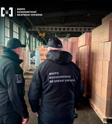 Суд виніс вирок закарпатцям, які перевозили тютюнову контрабанду у цистернах