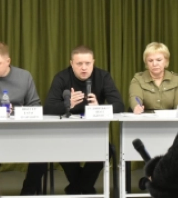 У селі Дубове у голови ОДА просили про благоустрій, дороги і освітлення