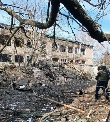 Росіяни вдарили по Херсону з авіації: є постраждалі