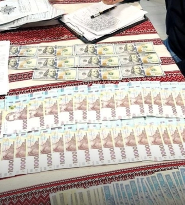 У Львові викрили голову ВЛК та «клієнта» на схемі відстрочки мобілізації за $2000