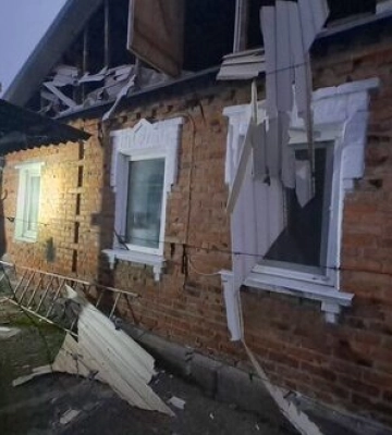 Окупанти атакували Нікопольщину дронами-камікадзе та з артилерії: пошкоджено будинки й теплицю. ФОТОрепортаж