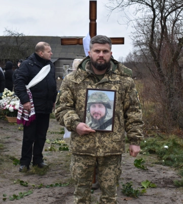 Два прощання в один день: у Луцьку в останню дорогу провели військовослужбовців Олександра Семенюка та Івана Кумброва