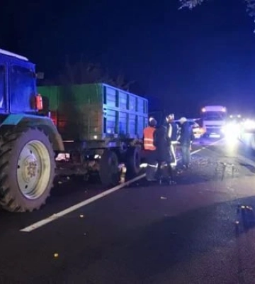 На Волині авто в&#039;їхало у причіп трактора: травмувався чоловік