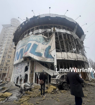 Окупований Донецьк потрапив під обстріл, пошкоджено супермаркет та підприємство: повідомляють про атаку HIMARS, є поранені