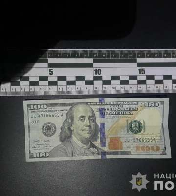 На Волині п'яний водій пропонував поліцейським $200 хабара