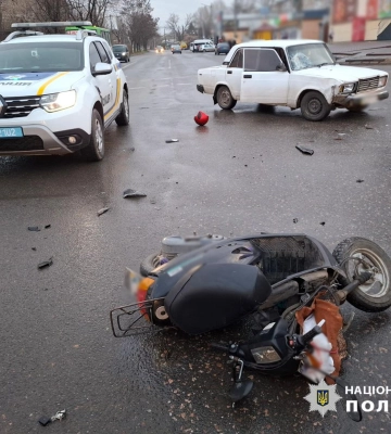 Унаслідок ДТП в Одеській області серйозно постраждала пенсіонерка-мопедистка